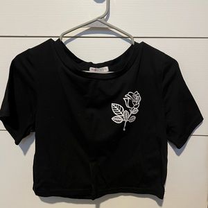Romwe black tee with a rose
